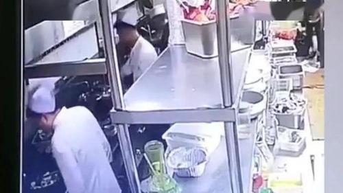 厨师爆料后厨视频,厨师亲曝真实后厨操作全过程 第2张 厨师爆料后厨视频,厨师亲曝真实后厨操作全过程 第2张
