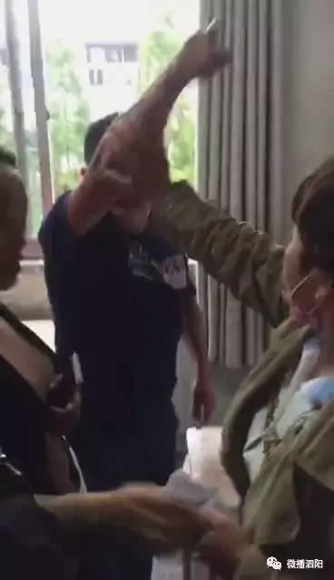 云朵爆料师傅是谁啊视频,揭秘“云朵爆料师傅”身份之谜  第2张